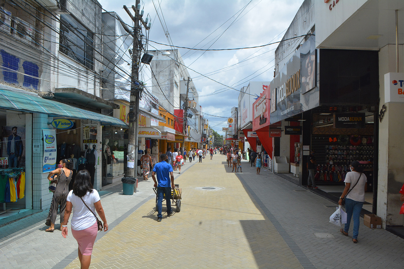 Comércio de Feira de Santana terá horário especial de funcionamento em dezembro