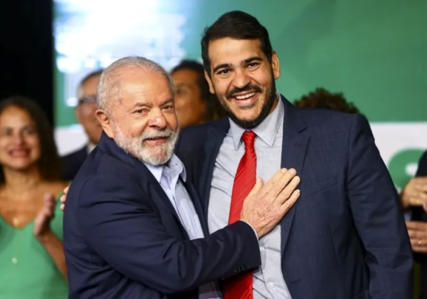 Lula indica Jorge Messias para vaga de Barroso no STF