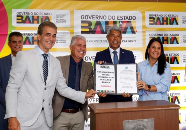 Jerônimo autoriza obras e entrega equipamentos a 14 municípios