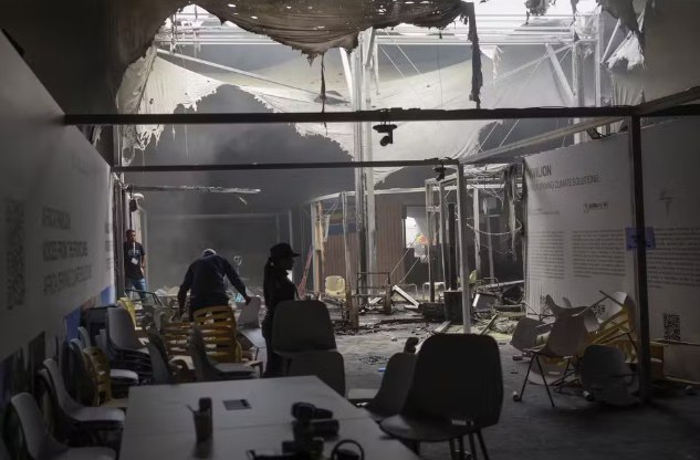 Zona Azul reabre após incêndio, mas plenárias desta quinta são canceladas na COP30