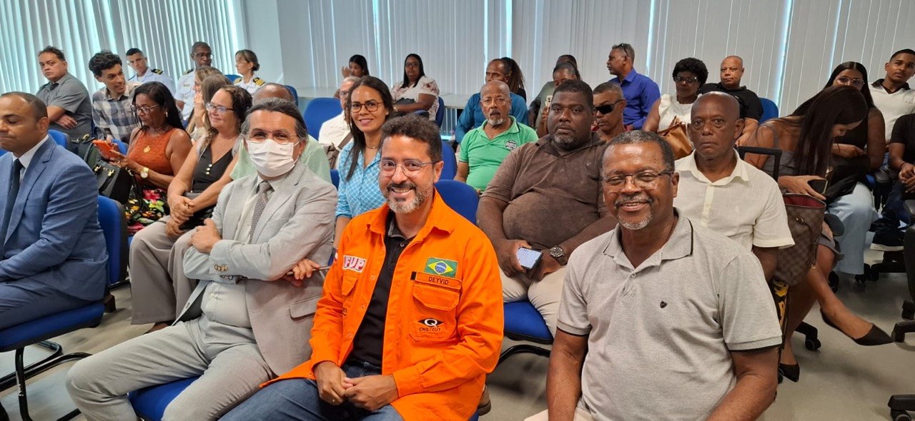 “Petrobras e Bravo Energia precisam indenizar pescadores impactados pela exploração de petróleo na Baía de Todos os Santos”, diz Deyvid Bacelar