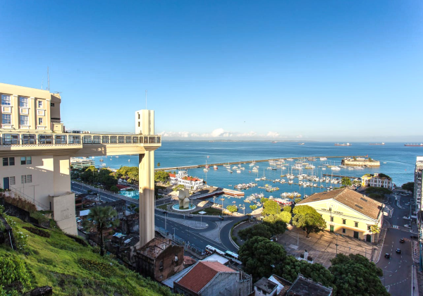 Bahia volta a superar média nacional de crescimento no turismo em 2025, diz IBGE