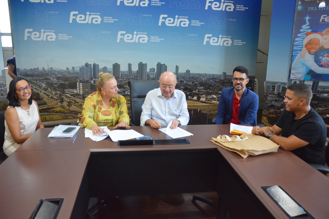 Prefeitura de Feira e Banco do Nordeste selam acordo para fomentar o empreendedorismo