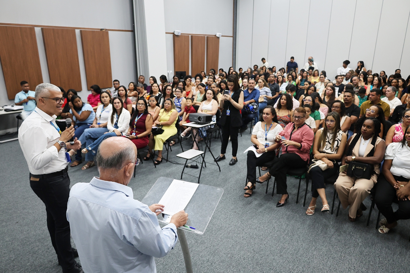 Educação municipal de Feira avança com enquadramento de mais 202 professores