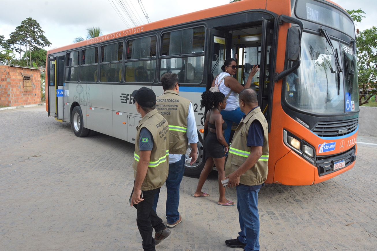 Semob intensifica fiscalização nos transportes para garantir segurança e fluidez no fim de ano