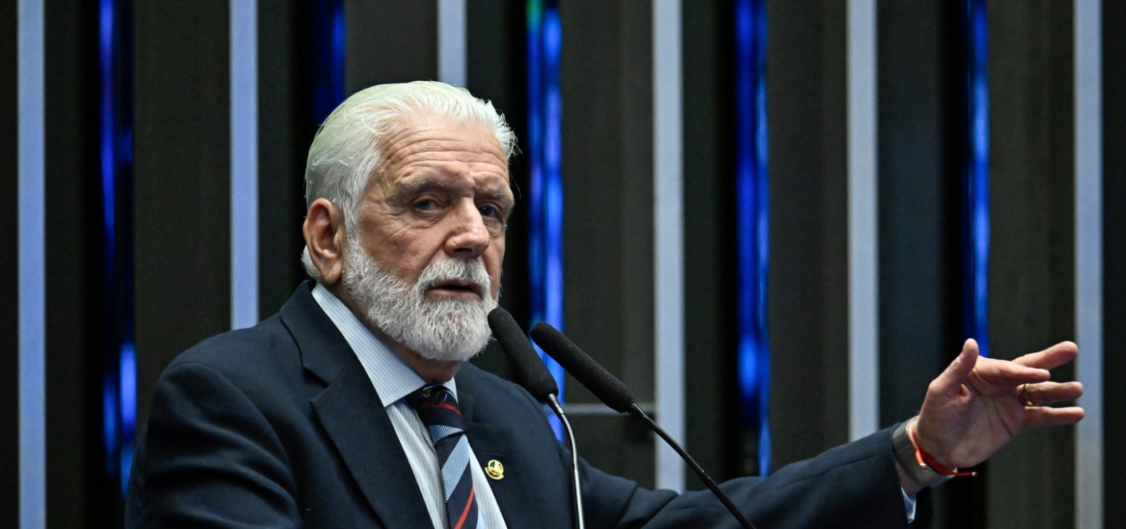 Senador Jaques Wagner vê “impacto direto” na Bahia com indicação de Flávio Bolsonaro à presidência