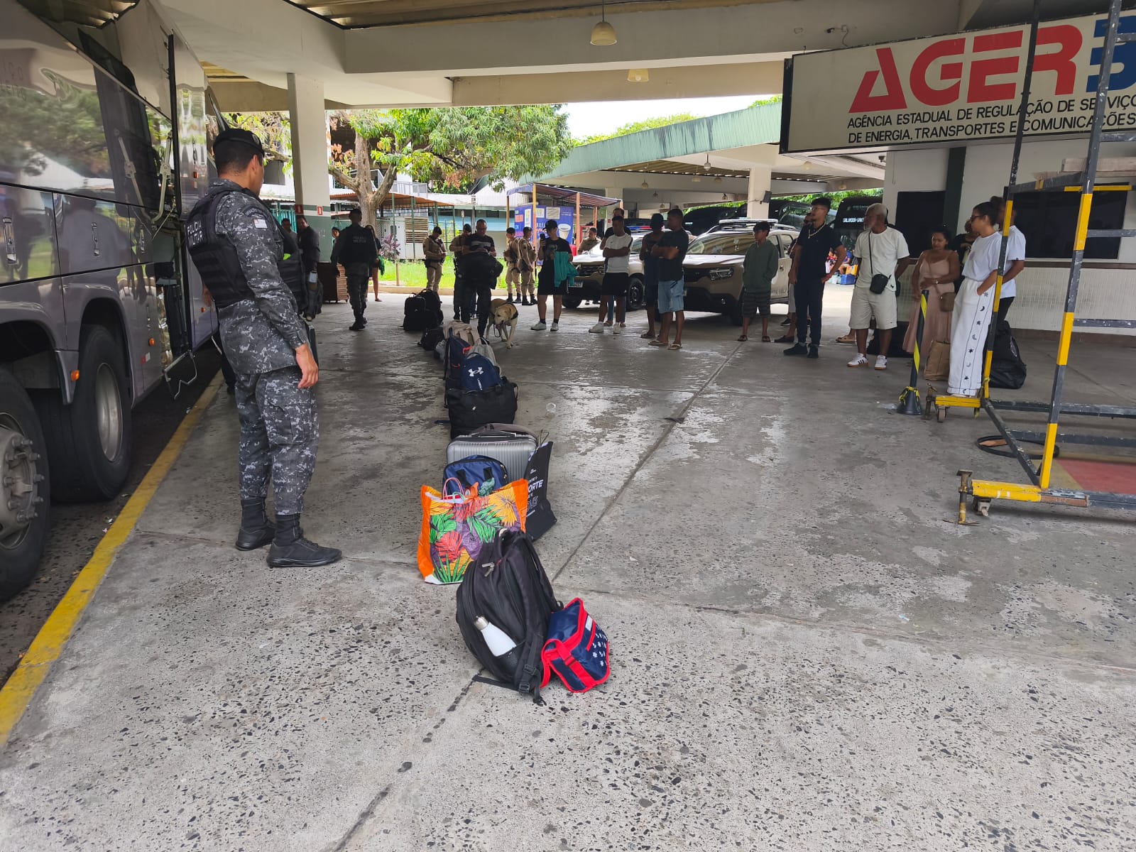 PM realiza Operação Natal no Terminal Rodoviário de Salvador