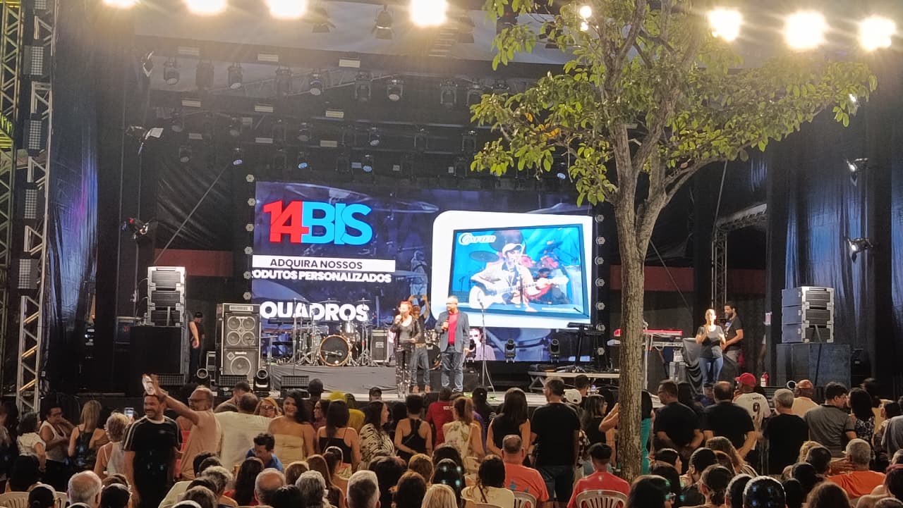 14 BIS emociona público no terceiro dia do Natal Encantado em Feira de Santana