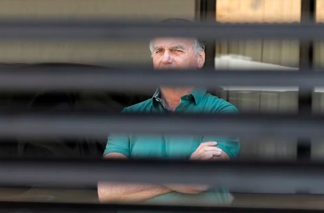 Câmara aprova projeto que reduz penas de Bolsonaro e condenados por tentativa de golpe