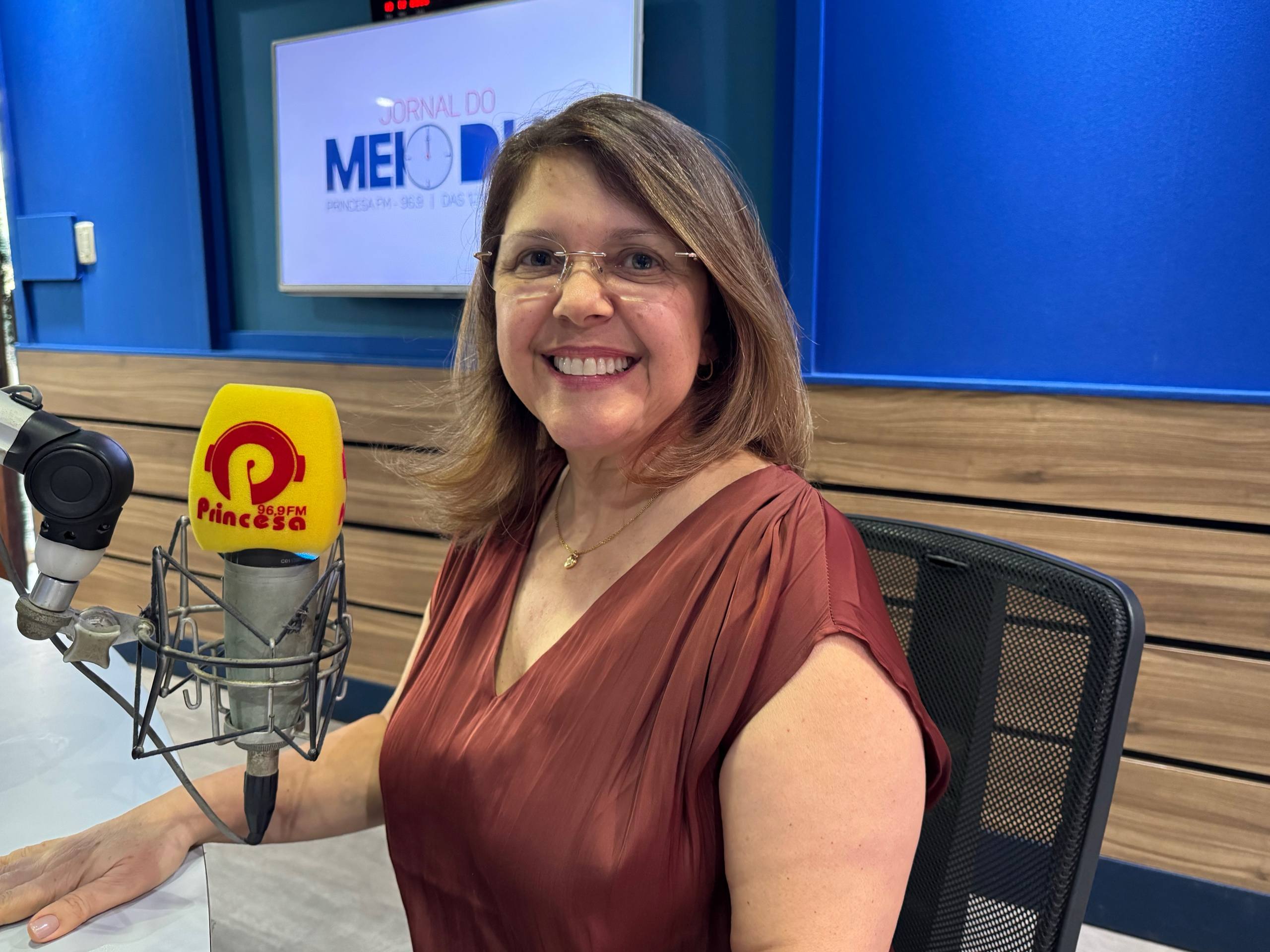 Odontóloga destaca avanços da odontologia moderna e importância do atendimento humanizado