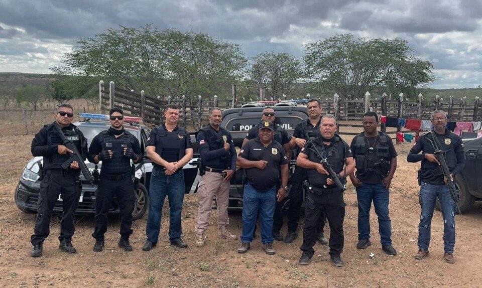 Polícia Civil cumpre mandado de busca e apreensão em fazenda para investigar furto de gado