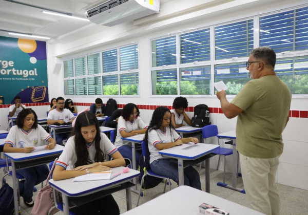 SEC aprova gratificação de estímulo ao aperfeiçoamento para 2,3 mil profissionais na Bahia