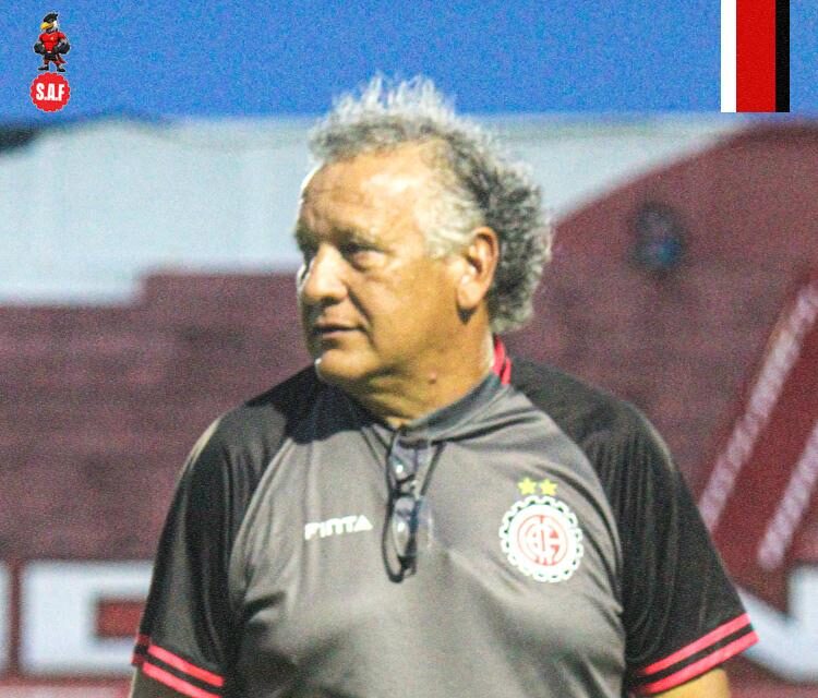 Atlético de Alagoinhas demite Agnaldo Liz após goleada no Baianão