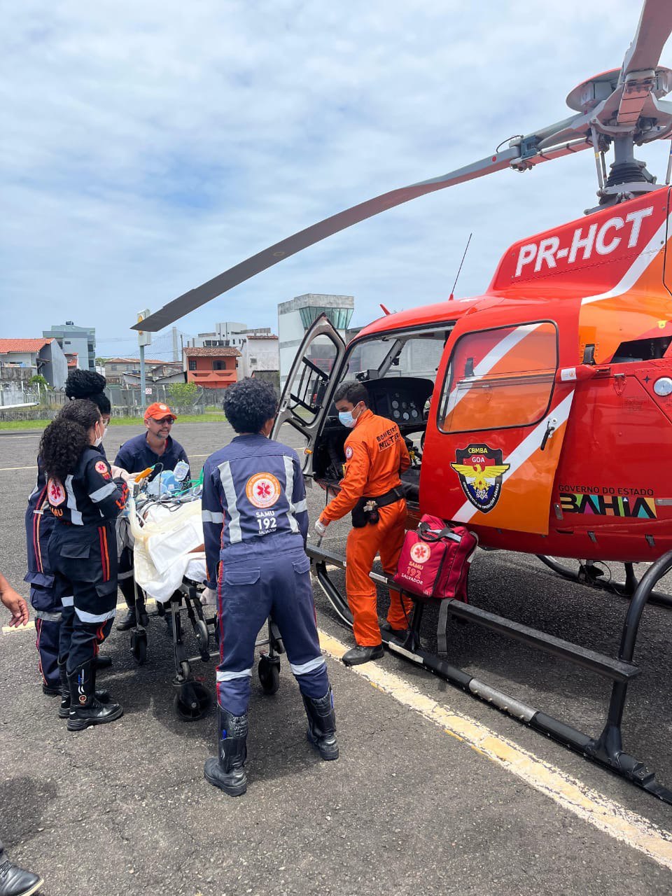 GOA transporta vítima de queimaduras após explosão em Uruçuca