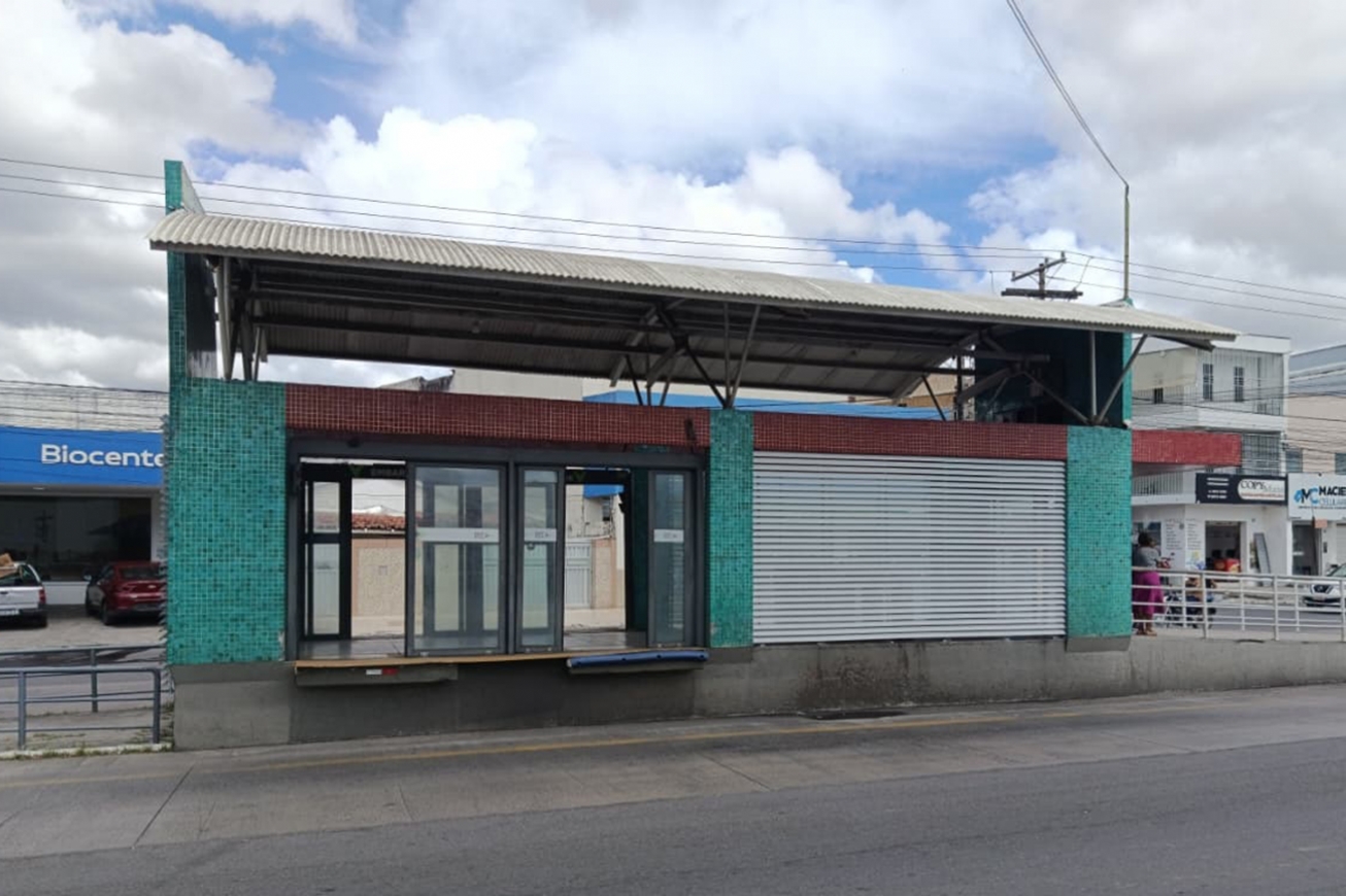 Prefeitura inicia reforma das estações do BRT nas avenidas João Durval e Ayrton Senna