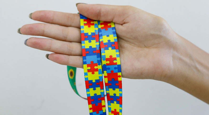 Abril Azul: advogada destaca direitos das pessoas com autismo e alerta para falhas no acesso a serviços