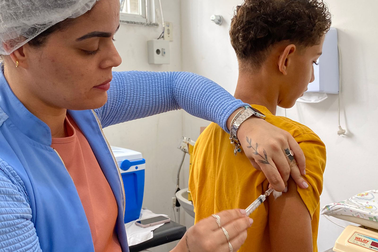 Saúde reforça vacinação contra a dengue para crianças e adolescentes de 10 a 14 anos
