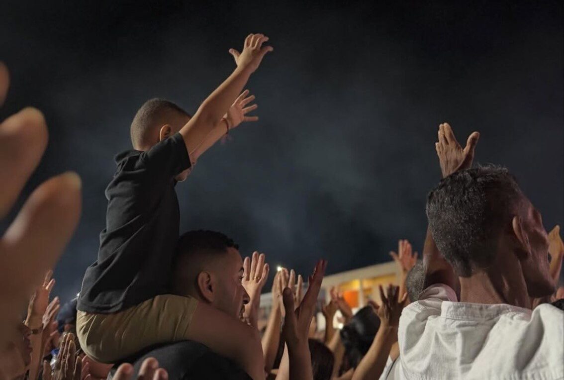 Casa cheia no show de Padre Fábio de Melo no encerramento da Festa de Nossa Senhora de Lourdes, padroeira de Ipecaetá