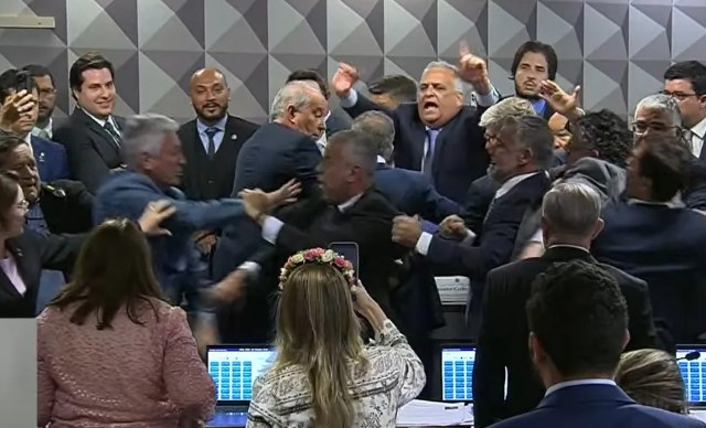 CPI aprova quebra de sigilo bancário de filho de Lula; sessão tem soco e empurrões
