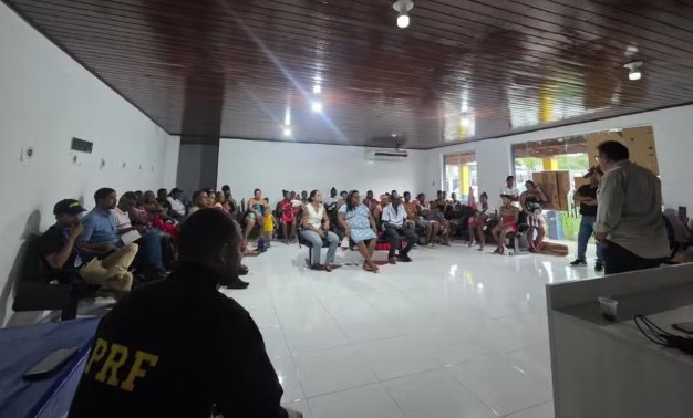 Reunião com a PRF define instalação de equipamento para passagem de pedestres na BR-116