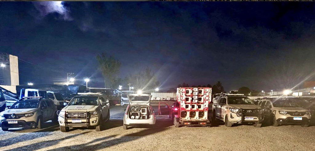 PM apreende “paredões” no bairro Aviário, em Feira de Santana