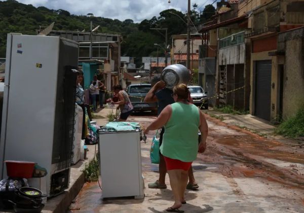 Número de mortos deivid as chuvas em Minas Gerais chega a 53