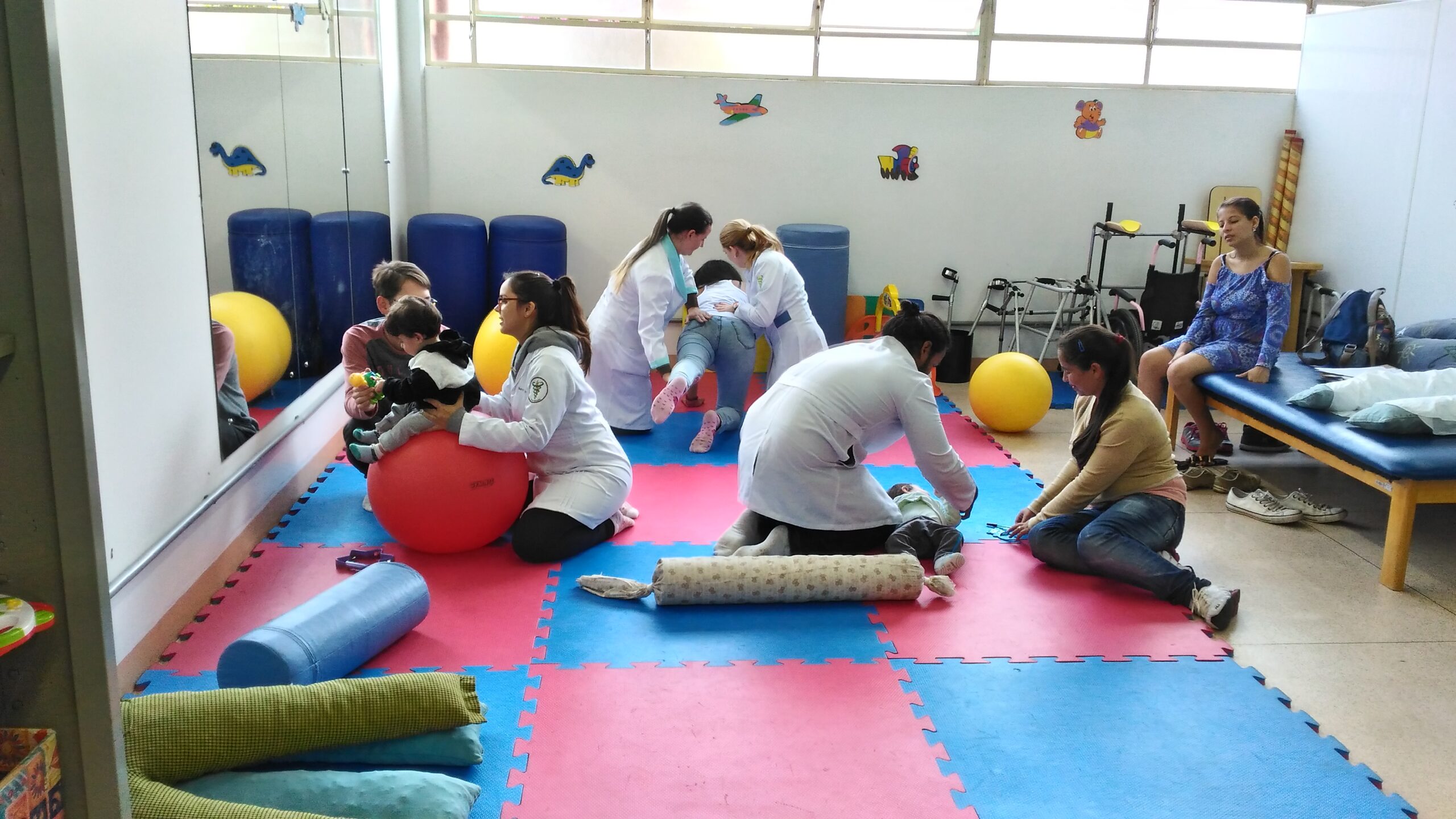 Fisioterapia neuropediátrica transforma vidas e reforça importância da intervenção precoce em Feira de Santana