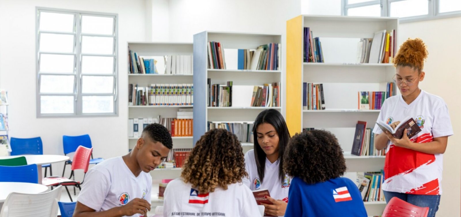 Bahia abre seleção para monitores estudantis com 46 mil vagas na rede estadual