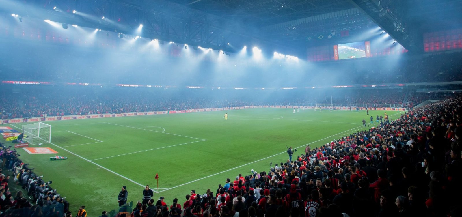 Athletico-PR x Vitória: onde assistir, prováveis escalações e arbitragem