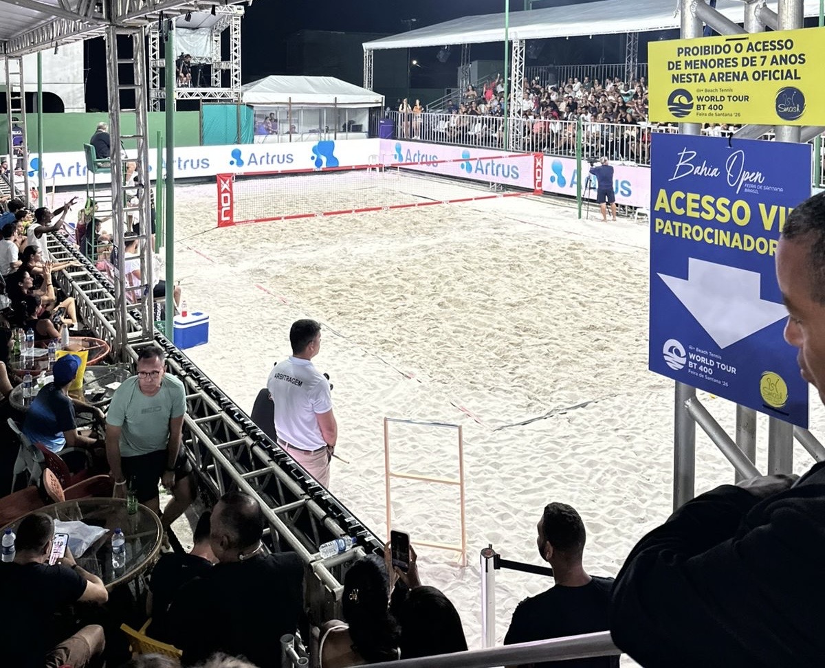 Feira de Santana recebe etapa de circuito mundial de beach tennis e reúne atletas de nove países