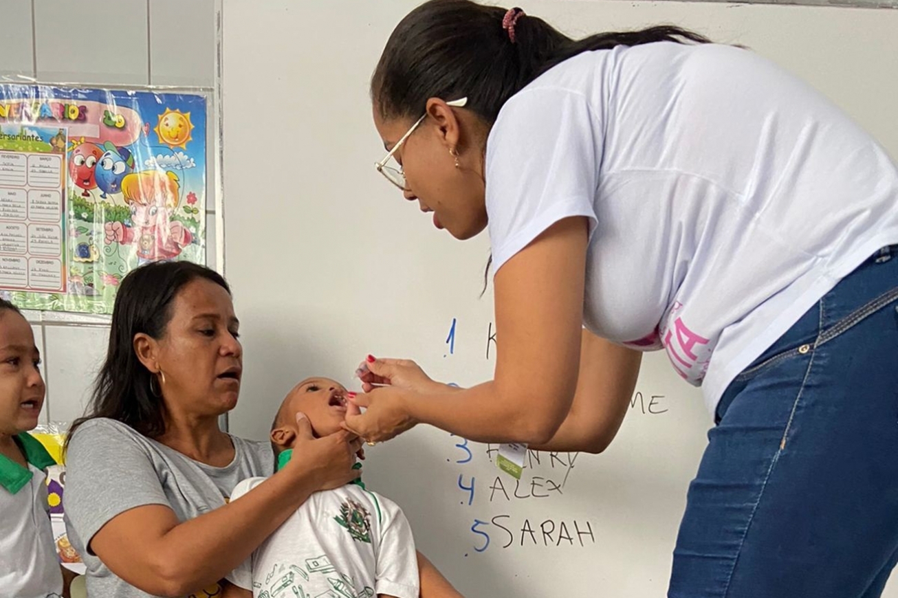 Secretaria de Saúde intensifica atualização da caderneta de vacinação em escolas da rede pública