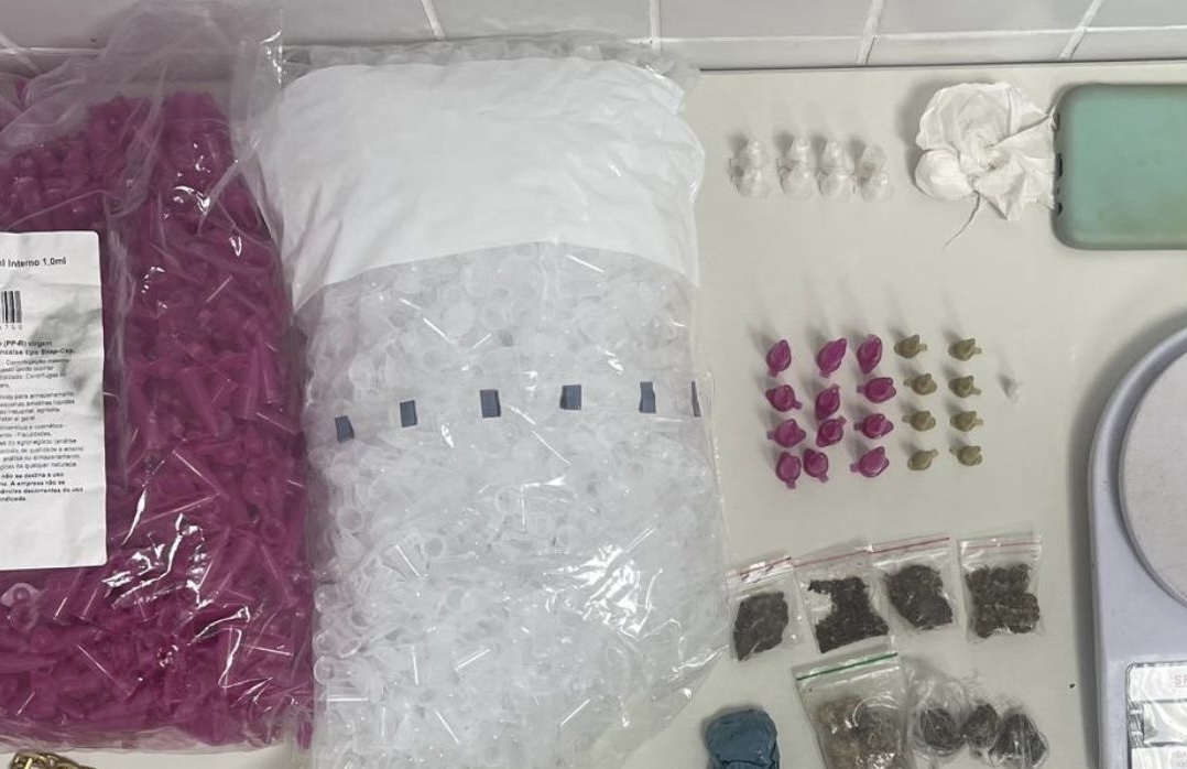 RONDESP Leste prende dois homens por tráfico de drogas em Feira de Santana