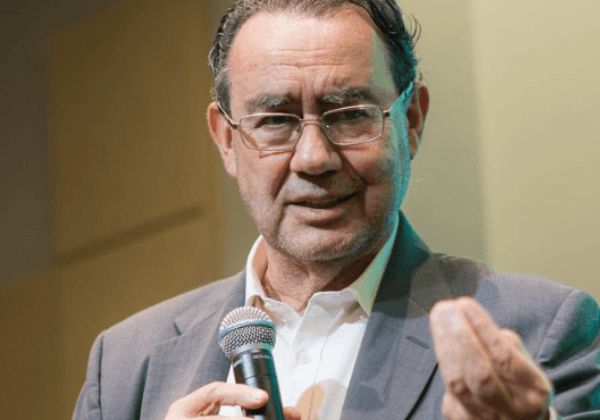 Pré-candidato, Augusto Cury visita Fundação de Isidório em Candeias