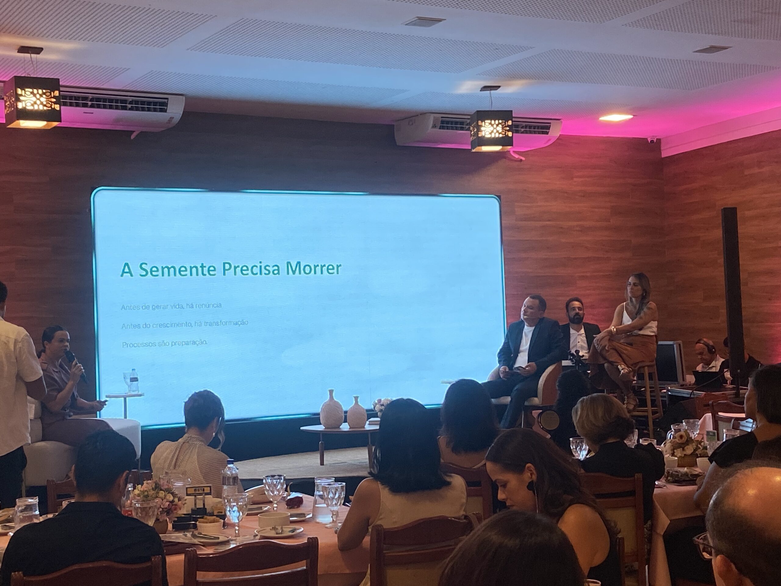 “Tudo tem o seu tempo”: empresária inspira mulheres com mensagem de fé e perseverança