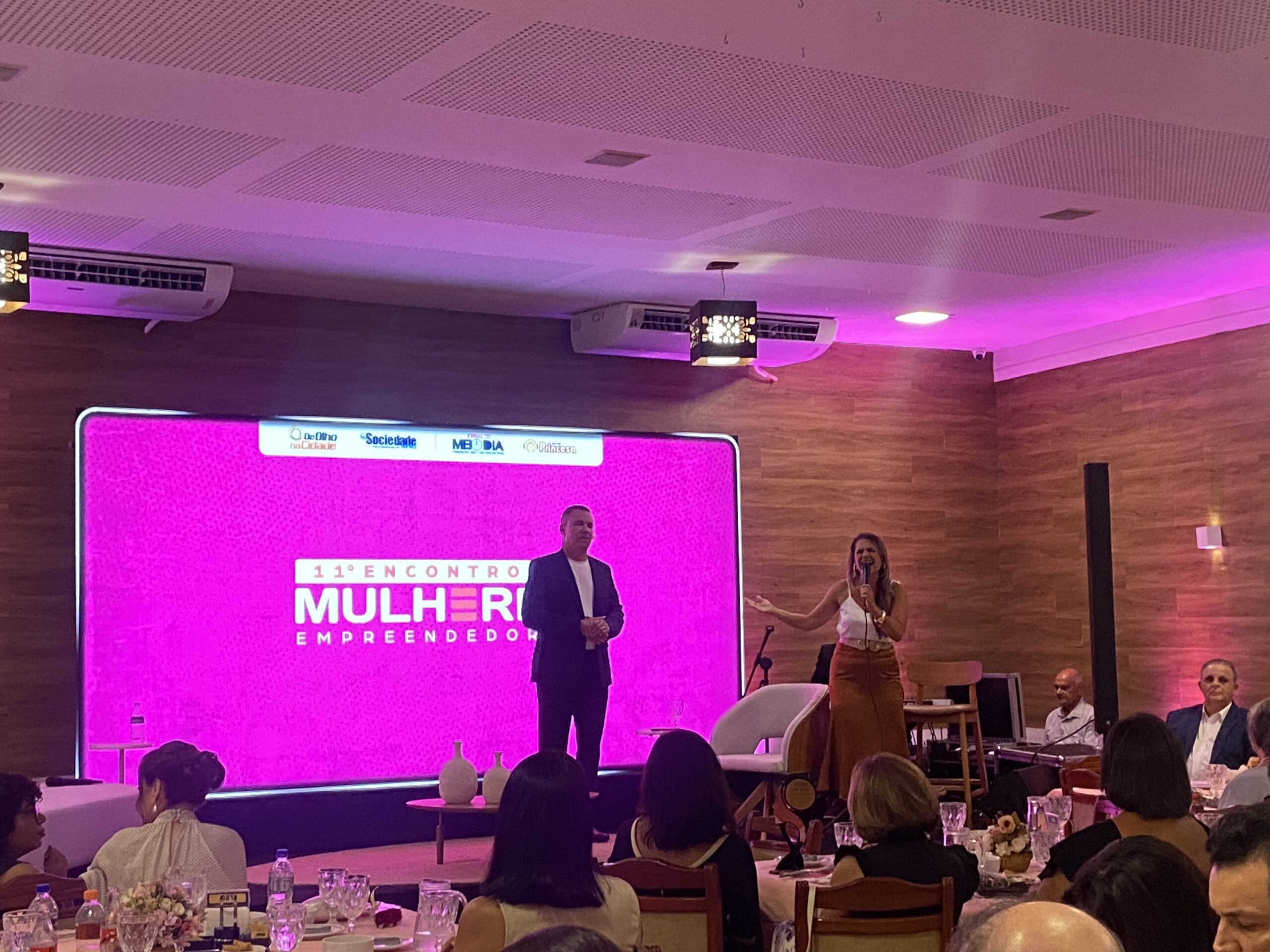 Encontro de Mulheres Empreendedoras reúne histórias inspiradoras e fortalece protagonismo feminino em Feira de Santana