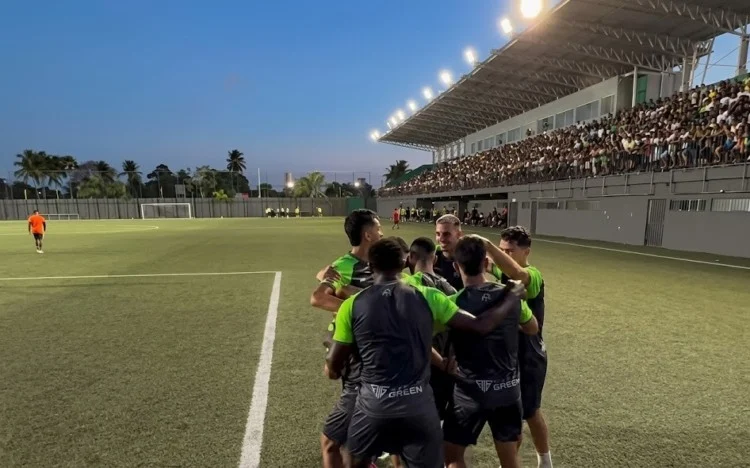 Com estádio lotado, Feira FC vence amistoso contra o SSA