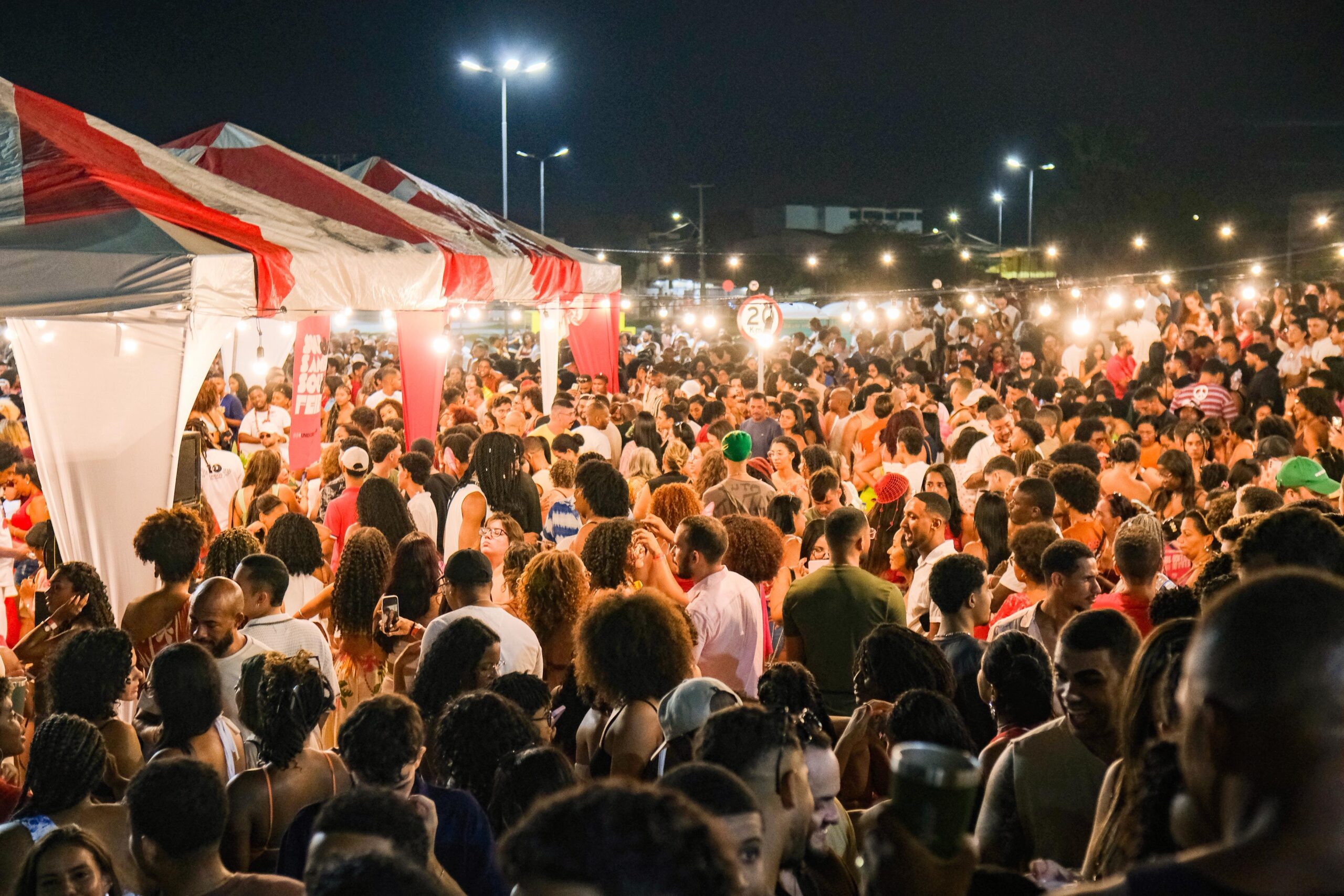 Unidos pelo Samba vai homenagear teatro feirense no Centro de Convenções neste domingo, 12