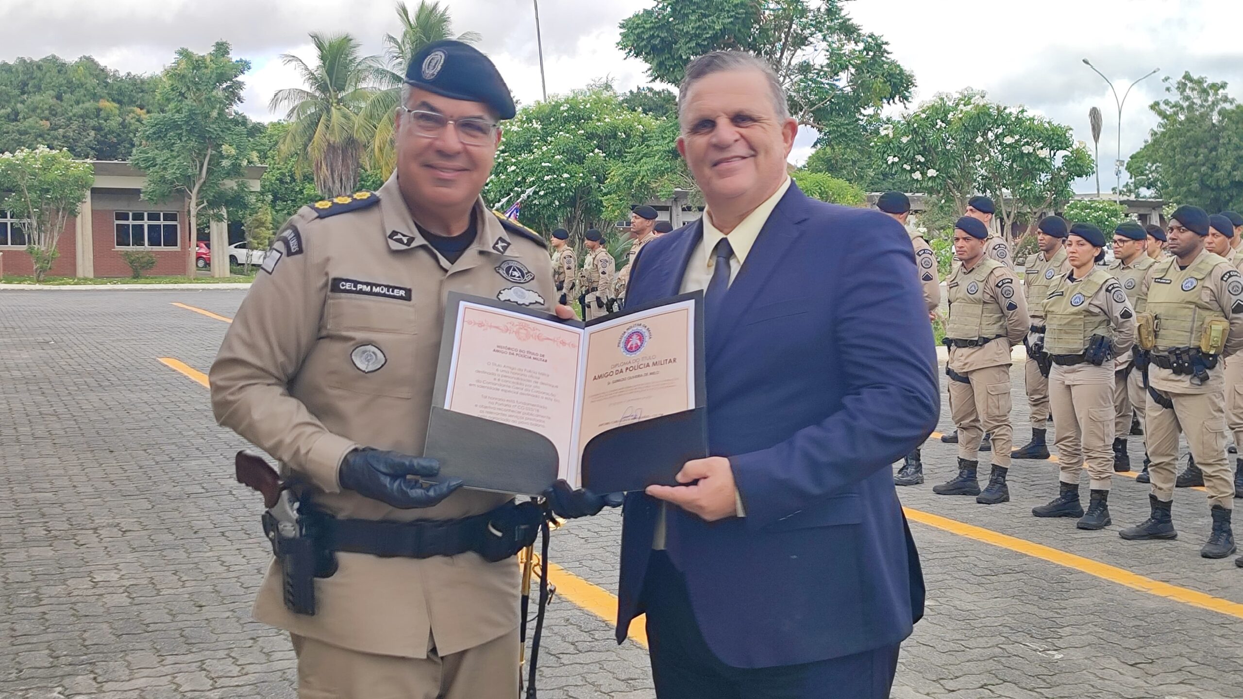 Presidente da ACEFS, Genildo Melo recebe Título de Amigo da Polícia Militar em Feira de Santana