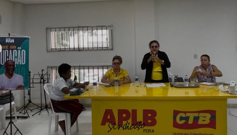 Assembleia de professores municipais aprova paralisação em Feira de Santana