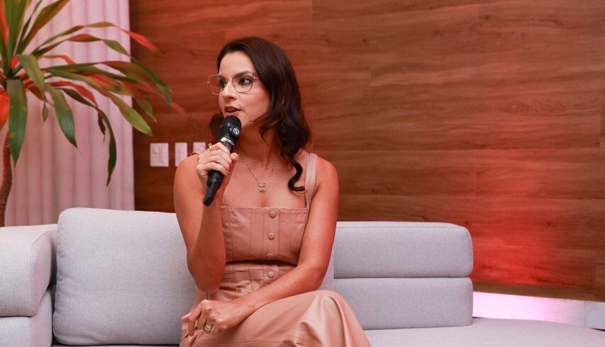 No Encontro de Mulheres Empreendedoras, médica compartilha trajetória que transformou perda em missão