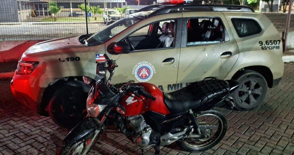 PM recupera, no bairro Tomba, motocicleta e aparelhos celulares roubados