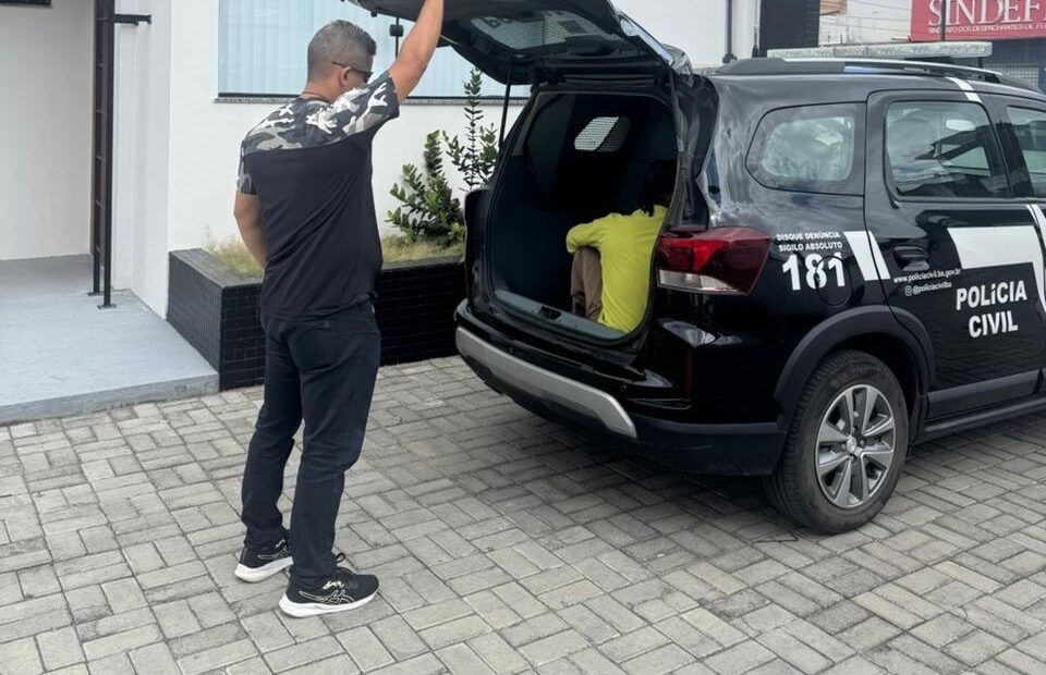 Homem é preso em flagrante por manter companheira em cárcere privado em Feira de Santana