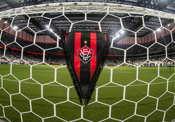 Vitória formaliza protesto à CBF e cobra explicações após polêmicas de arbitragem